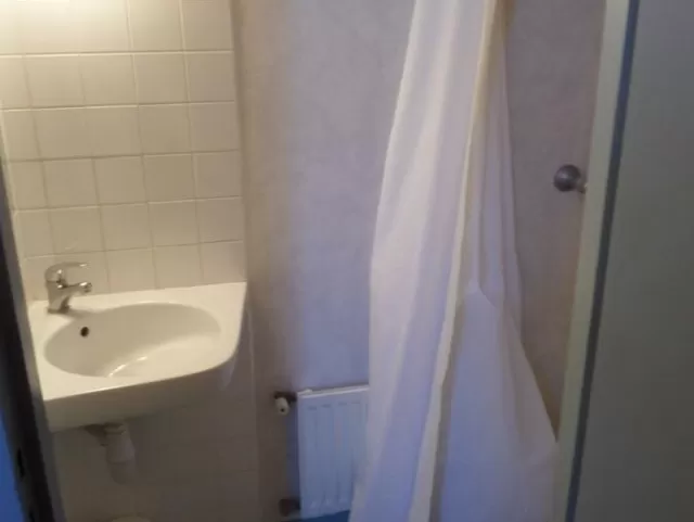 Chambre triple avec douche