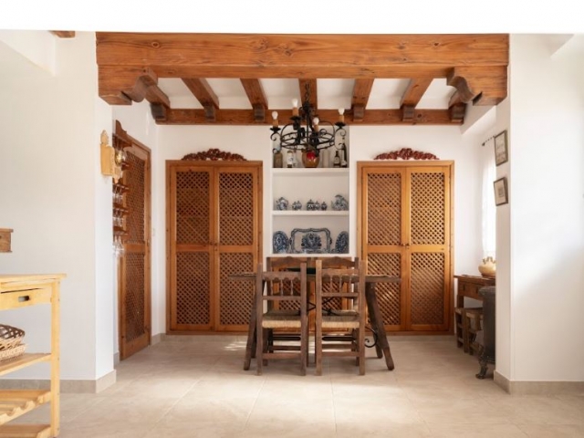 Le soleil :escalier et chambre