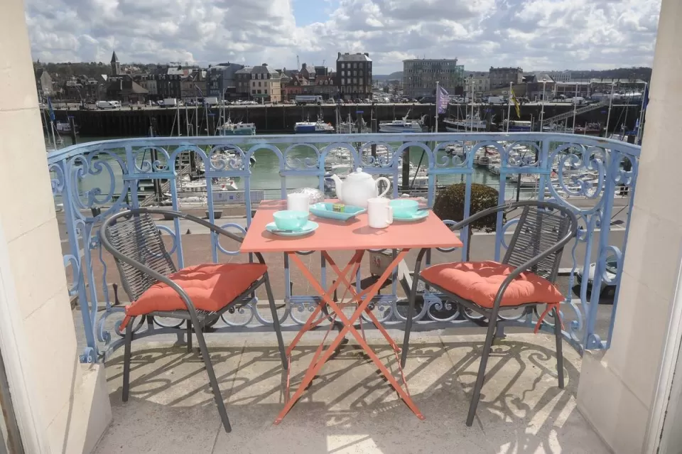Les Gîtes de Marjorie- L' Anvers vue port