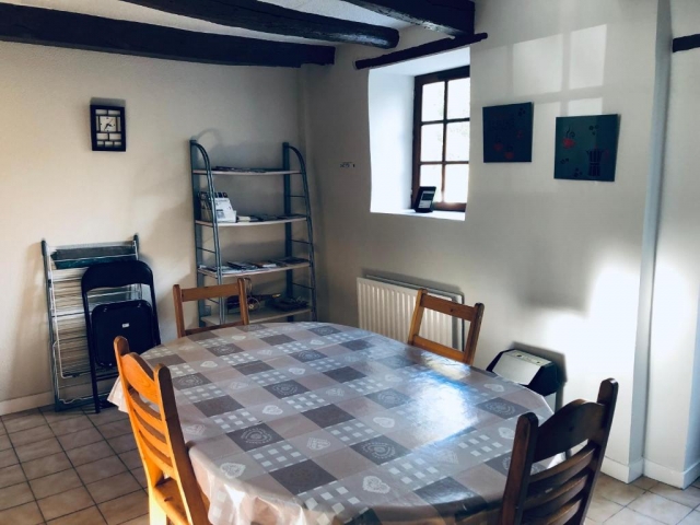 Table a manger dans la cuisine